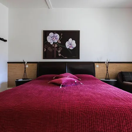 Du Clos Hotel