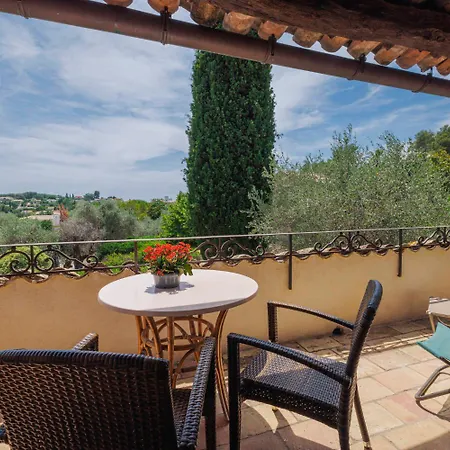 Du Clos Hotel Le Rouret