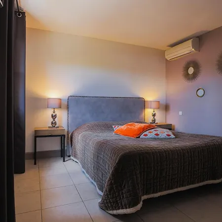 Du Clos Hotel